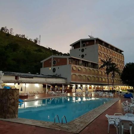 Agradavel Flat - Cavalinho Branco - Aguas De Lindoia Appartement Buitenkant foto