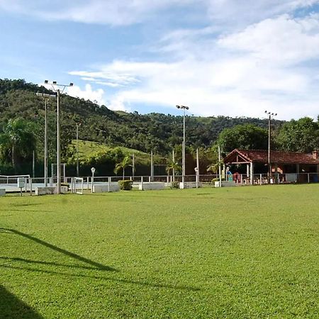 Agradavel Flat - Cavalinho Branco - Aguas De Lindoia Appartement Buitenkant foto