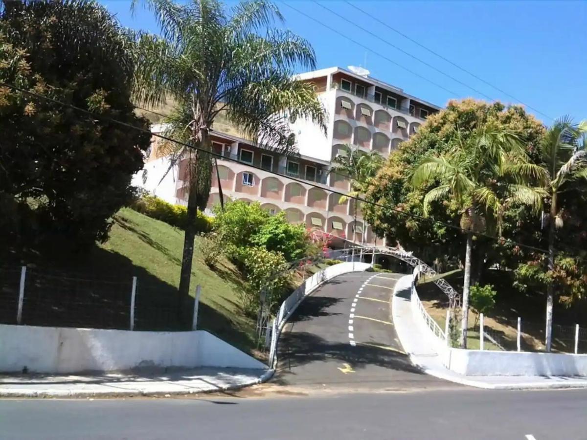 Agradavel Flat - Cavalinho Branco - Aguas De Lindoia Appartement Buitenkant foto
