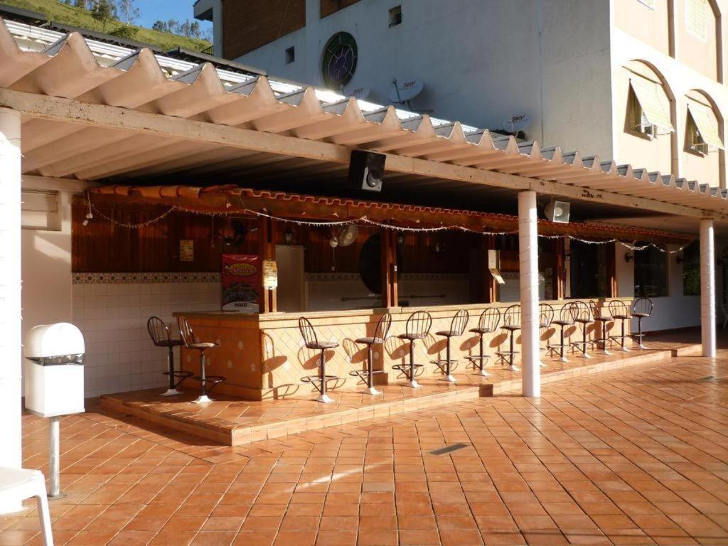 Agradavel Flat - Cavalinho Branco - Aguas De Lindoia Appartement Buitenkant foto